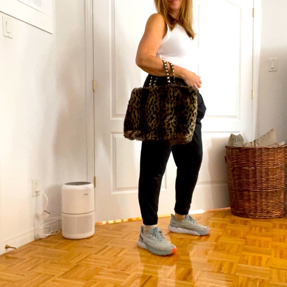 Faux fur tote in great condition fashionable laptop or everyday shopping tote - Picture 10 of 11